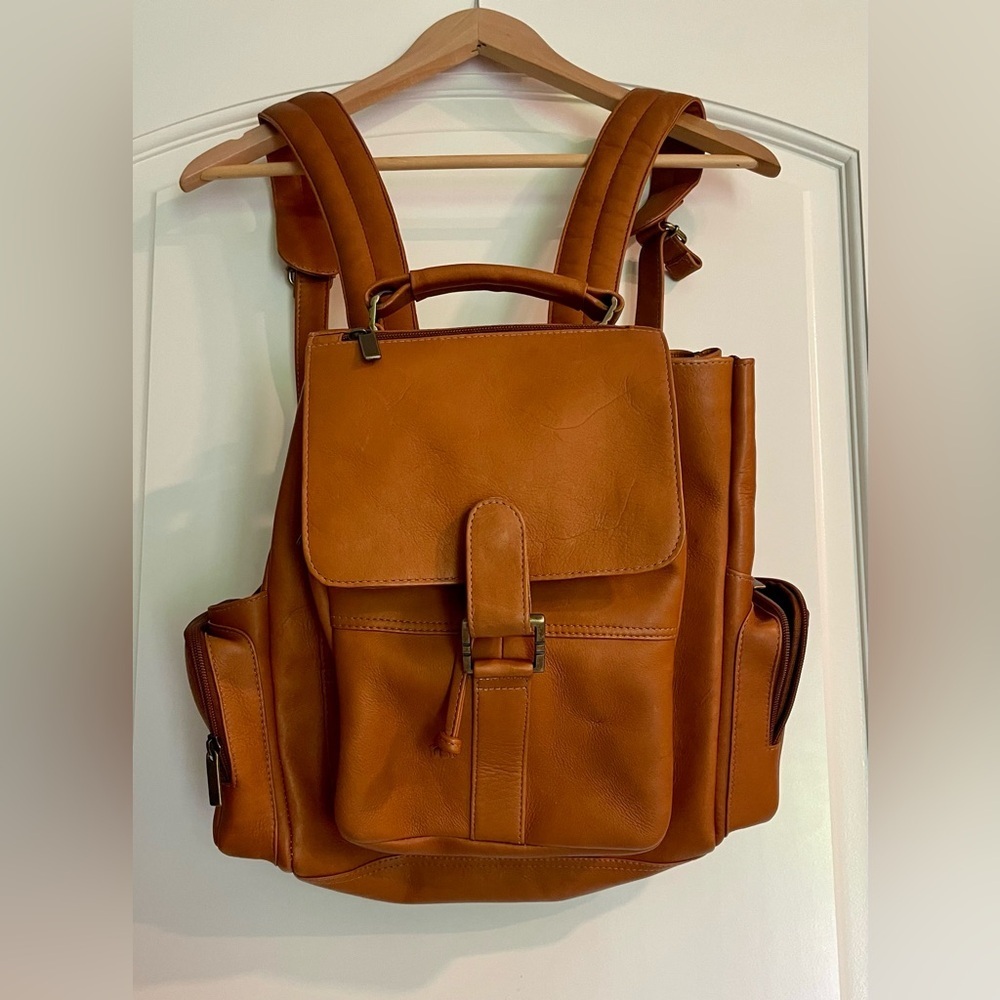Le Donne Genuine Leather Multi-Pocket Backpack